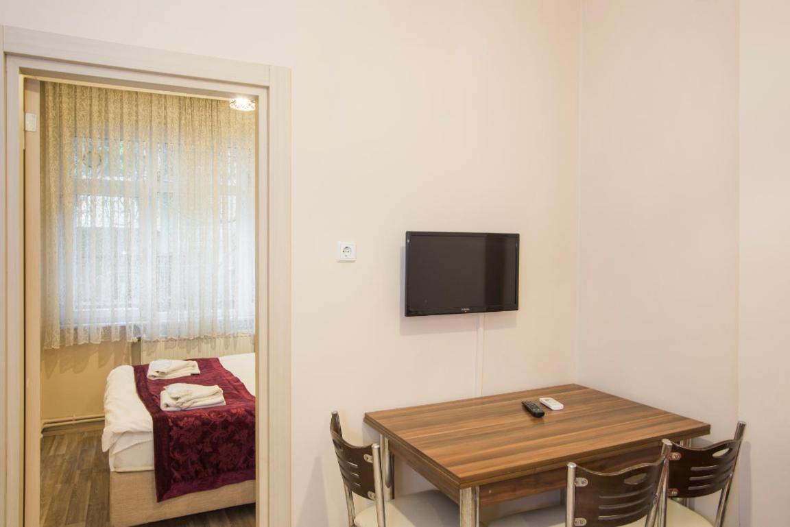 Divan Wooden Guesthouse Istanbul Exterior photo
